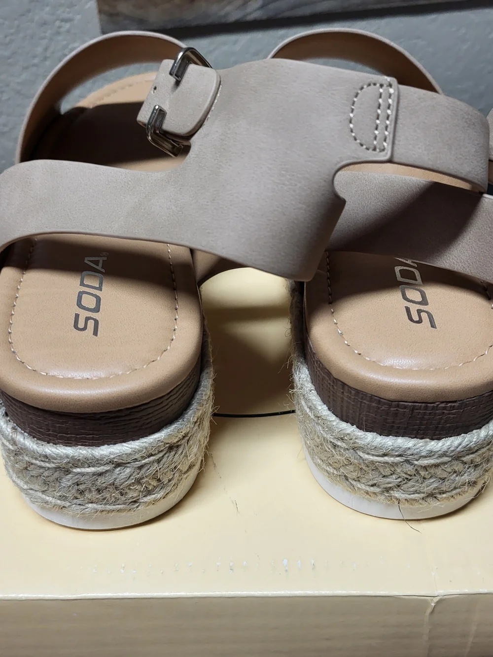 NEW Soda Womens Beige Espadrille Wedge Sandals Open Toe Ankle Strap Buckle Sz 9